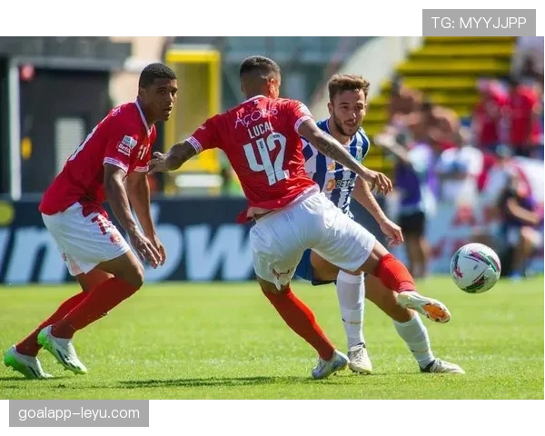 沙勒罗瓦战术解析：稳健表现背后的制胜策略引关注