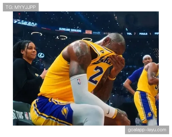 詹姆斯再创历史!助攻数攀升至生涯新高