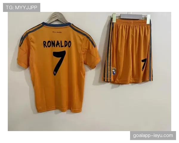 球衣设计亮点：经典元素融合现代科技，视觉辨识度与功能性持续提升