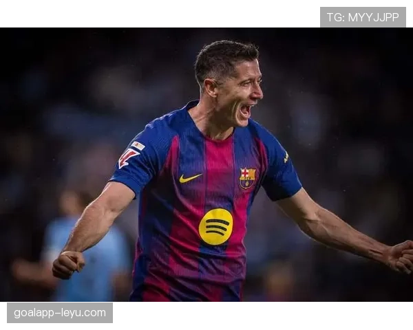 莱万多夫斯基无球跑动与空间利用分析