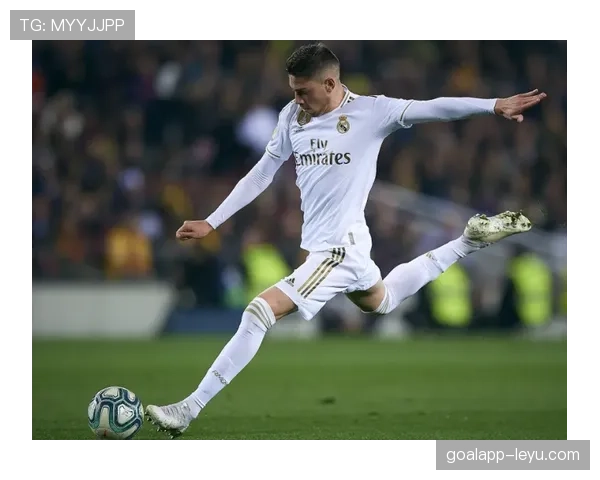 维蒂尼亚 vs 巴尔韦德:动力型中场的跑动效率与攻防覆盖对比 维蒂尼亚 vs 巴尔韦德:动力型中场的跑动效率与攻防覆盖对比