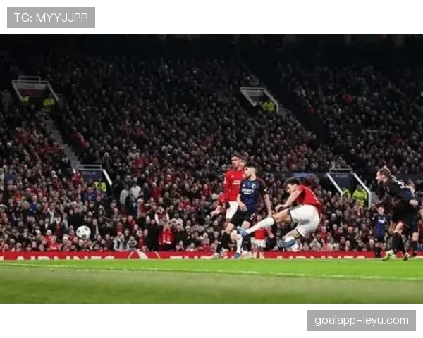 曼联进攻问题聚焦推进阶段断裂,当前表现受限对赛季走势造成影响 曼联进攻问题聚焦推进阶段断裂,当前表现受限对赛季走势造成影响