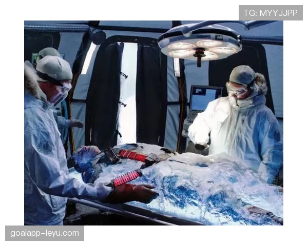 辛德hu一天喝三杯冰美式，训练完直接躺进零下120度液氮舱